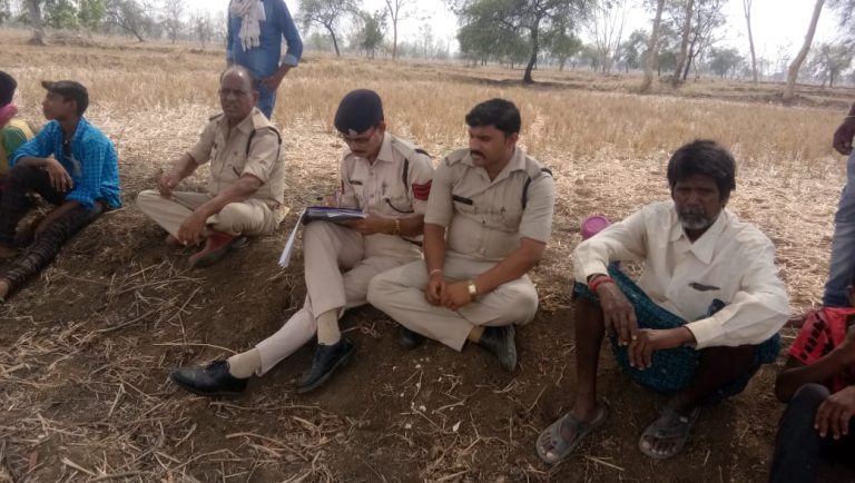 खेत में मिला 15 से 20 दिन पुराना महिला का नरकंकाल, जांच में जुटी पुलिस
