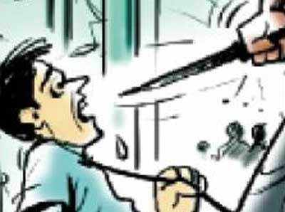 चाकूबाजी मारपीट की घटनाएं आम होटल संचालक पर जानलेवा हमला