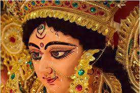 शारदीय नवरात्रि के नौ दिनों में पहनें इन रंगों के वस्त्र, मां दुर्गा होंगी प्रसन्न