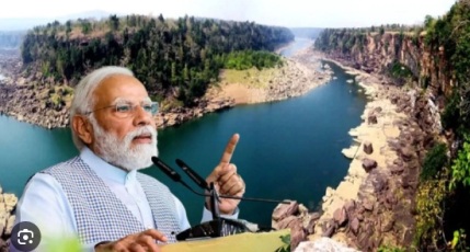 प्रधानमंत्री नरेंद्र मोदी ने पूर्व प्रधानमंत्री अटल बिहारी वाजपेयी की 100वीं जयंती पर स्मारक सिक्का और डाक टिकट जारी किया.
