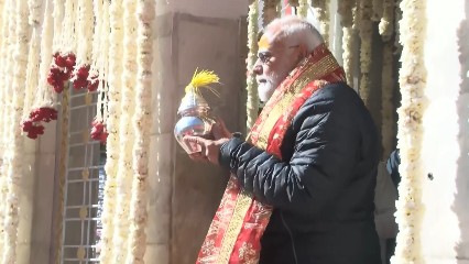 प्रधानमंत्री नरेंद्र मोदी ने उत्तराखंड के मुखवा में मां गंगा के शीतकालीन निवास पर पूजा-अर्चना की