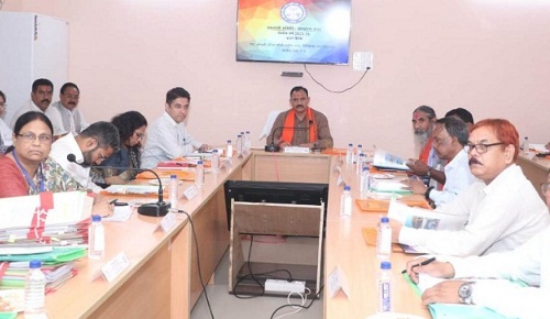 सरकारी मेडिकल कॉलेज बनें जनता की पहली पसंद : स्वास्थ्य मंत्री जायसवाल