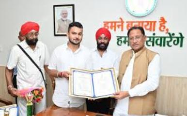 छत्तीसगढ़ के लिए गर्व का क्षण : राष्ट्रपति सम्मान से नवाजे गए देवाशीष माखीजा और मनतृप्त कौर ने की मुख्यमंत्री से मुलाकात