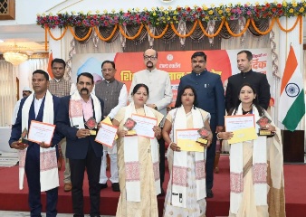शिक्षक दिवस पर 64 उत्कृष्ट शिक्षक सम्मानित, राज्यपाल और मुख्यमंत्री ने की घोषणा
