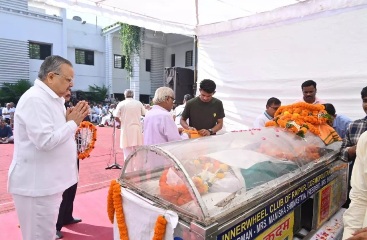 वरिष्ठ स्वयंसेवक शांताराम सर्राफ को विस अध्यक्ष डॉ रमन सिंह ने दी श्रद्धांजलि