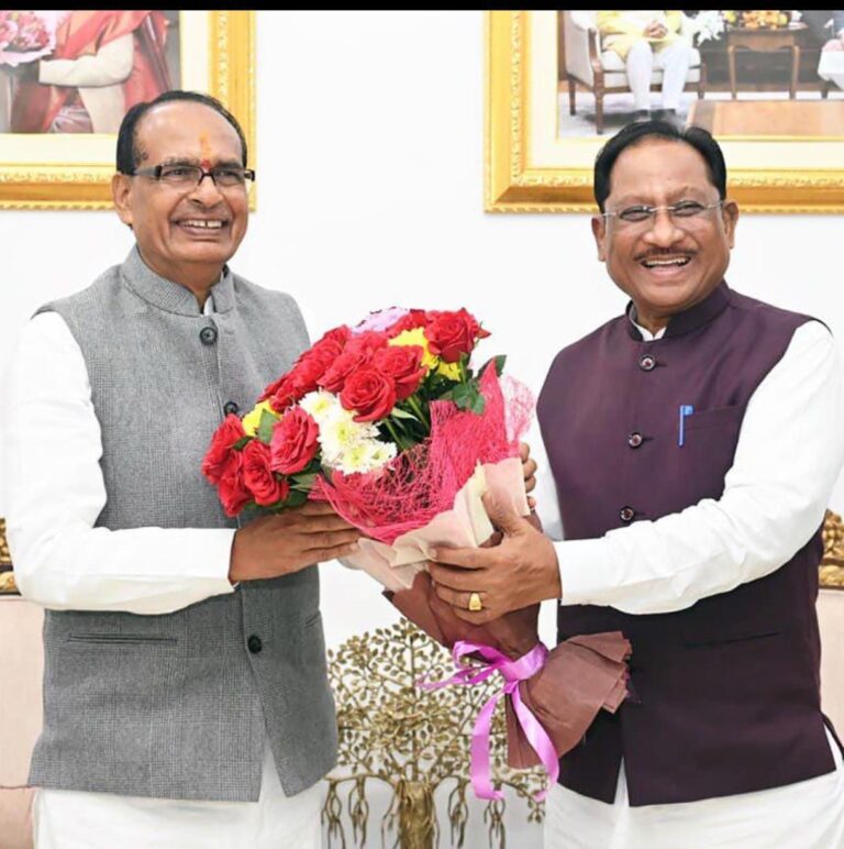 मुख्यमंत्री विष्णुदेव साय से केंद्रीय कृषि मंत्री शिवराज सिंह चौहान ने की सौजन्य मुलाकात