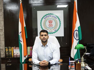 कलेक्टर मयंक चतुर्वेदी ने रेलवे स्टेशन पुनर्विकास कार्यों की प्रगति पर जताई नाराजगी, 30 जून तक हर हाल में पूरा करने के निर्देश
