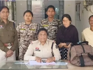 महिला तस्कर गिरफ्तार, 6.09 किलो गांजा जब्त, बाजार कीमत 3 लाख से अधिक