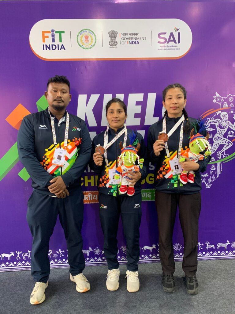 कुश्ती सीखने के लिए स्विमिंग पूल में जॉब करने वाली देबी डायमारी की मेहनत लाई रंग, खेलो इंडिया ट्राइबल गेम्स में जीता रजत