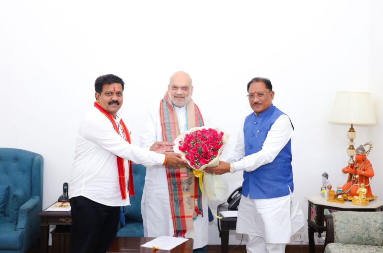 दिल्ली में बस्तर विकास मॉडल पर मंथन : केंद्रीय गृहमंत्री अमित शाह से मुख्यमंत्री विष्णु देव साय की अहम मुलाकात
