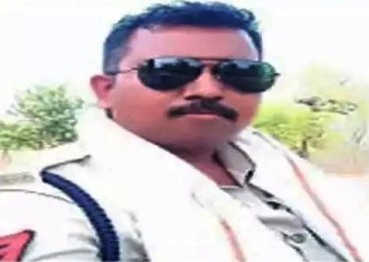 रात्रि गश्त पर निकले हेड कांस्टेबल को तेज रफ्तार पिकअप ने कुचला, एक की मौत, नगर सैनिक गंभीर