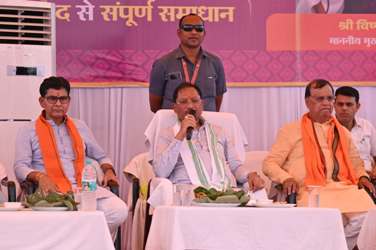 करहीबाजार समाधान शिविर में विकास की बारिश: मुख्यमंत्री विष्णुदेव साय ने दी करोड़ों की सौगात, “मोर गांव मोर पानी 2.0” में किया श्रमदान