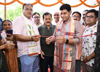 हर वर्ग की खुशहाली के लिए प्रतिबद्ध है सरकार, तेज गति से दौड़ रहा है छत्तीसगढ़ का विकास: मंत्री टंक राम वर्मा