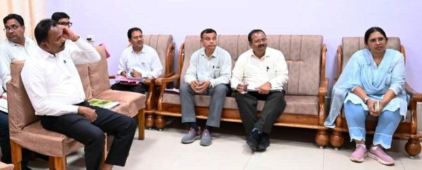 कोरिया जिले में सड़क, पुल और भवन निर्माण कार्यों को मिली रफ्तार, सचिव मुकेश कुमार बंसल ने की व्यापक समीक्षा
