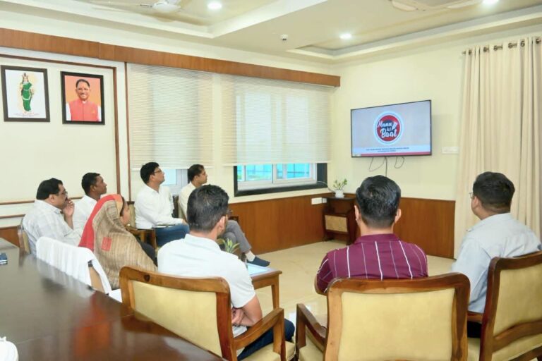मन की बात’ से विकसित भारत का संकल्प हुआ और मजबूत: प्रधानमंत्री के प्रेरक संदेशों का मंत्री लक्ष्मी राजवाड़े ने किया श्रवण