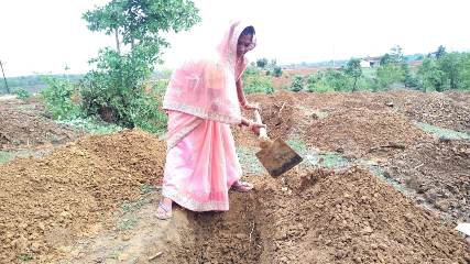 125 दिन का रोजगार, 300 रुपये दैनिक मजदूरी और समय पर भुगतान से बदली ग्रामीणों की तस्वीर, एमसीबी में VB-G RAM-G बना आजीविका का मजबूत सहारा