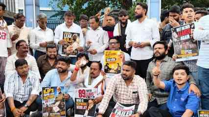 NEET-2026 पेपर लीक विरोध प्रदर्शन: आपत्तिजनक पोस्टरों पर पुलिस सख्त, सोशल मीडिया पर वायरल सामग्री की भी होगी जांच