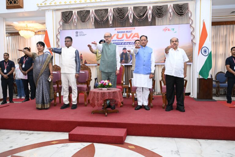 राज्यपाल रमेन डेका और मुख्यमंत्री विष्णु देव साय की उपस्थिति में लोक भवन से ‘नशा मुक्त युवा विकसित भारत संकल्प अभियान’ का शुभारंभ