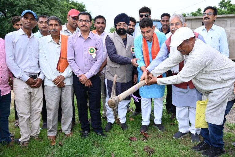 भौतिक प्रगति के साथ अपनी समृद्ध परंपरा और मानवीय मूल्यों को सहेजकर रखना ही सच्चा विकास- मंत्री टंक राम वर्मा