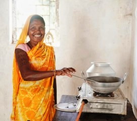 पीएम जनमन आवास योजना से बदली कमार परिवार की तकदीर, कुमारी बाई का पक्का घर बनने से मिला सुरक्षित और सम्मानजनक जीवन