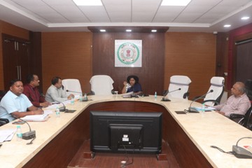 सूरजपुर में खाद्य व्यवस्था की कलेक्टर ने की समीक्षा, ई-केवाईसी और आधार अपडेशन अभियान तेज करने के निर्देश