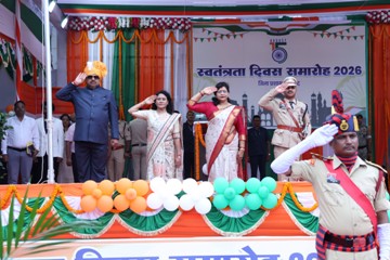 बालोद में गरिमामय माहौल में मना 80वां स्वतंत्रता दिवस, शिक्षा मंत्री गजेन्द्र यादव ने किया ध्वजारोहण