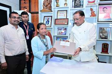 दृष्टिबाधा नहीं बनी बाधा, डिजिटल तकनीक से जयमंती के सपनों को मिली नई उड़ान