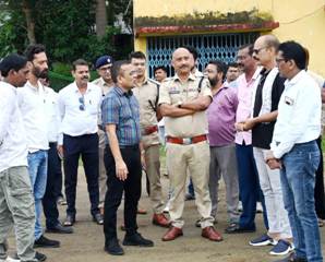 कलेक्टर-पुलिस अधीक्षक ने आगामी पर्वों की तैयारियों का लिया जायजा