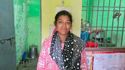 पति के निधन के बाद नहीं मानी हार, सक्षम योजना के एक लाख के ऋण से खड़ी की किराना दुकान
