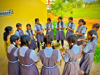 स्वच्छता पखवाड़ा: स्कूलों में गूंजा स्वच्छता का संदेश, बच्चों ने सीखी हाथ धोने की सही विधि