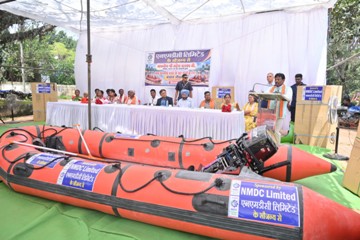 48 घंटे में पुणे से बस्तर पहुंची 4 रेस्क्यू स्पीड बोट, बाढ़ आपदा से निपटने प्रशासन की बढ़ी क्षमता