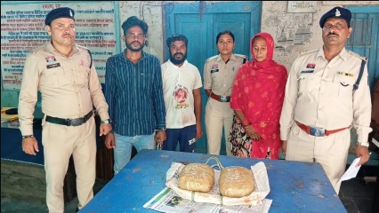 बस से उतरते ही पुलिस की नजर में आए तस्कर, भूरे टेप में लिपटे पैकेट ने खोला गांजा तस्करी का राज; महिला समेत 3 गिरफ्तार