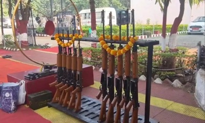 विजयादशमी पर बस्तर पुलिस ने किया शस्त्र पूजन, नक्सल मोर्चे पर इस्तेमाल होने वाले हथियारों और वाहनों की हुई पूजा