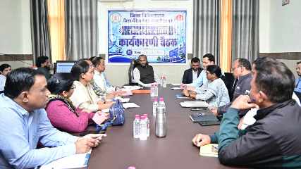 आयुष्मान योजना में लापरवाही पर कलेक्टर का सख्त एक्शन, दो ऑपरेटरों की सेवा समाप्त करने के निर्देश